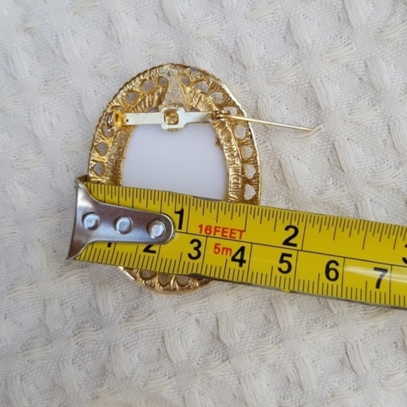 Vintage porcelain violets brooch - Picture 5 of 6